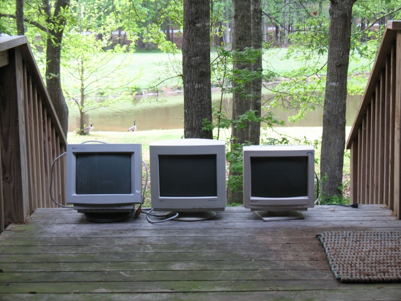 file:///home/Zerias/Documents/auction/web/3-monitors-front.jpg