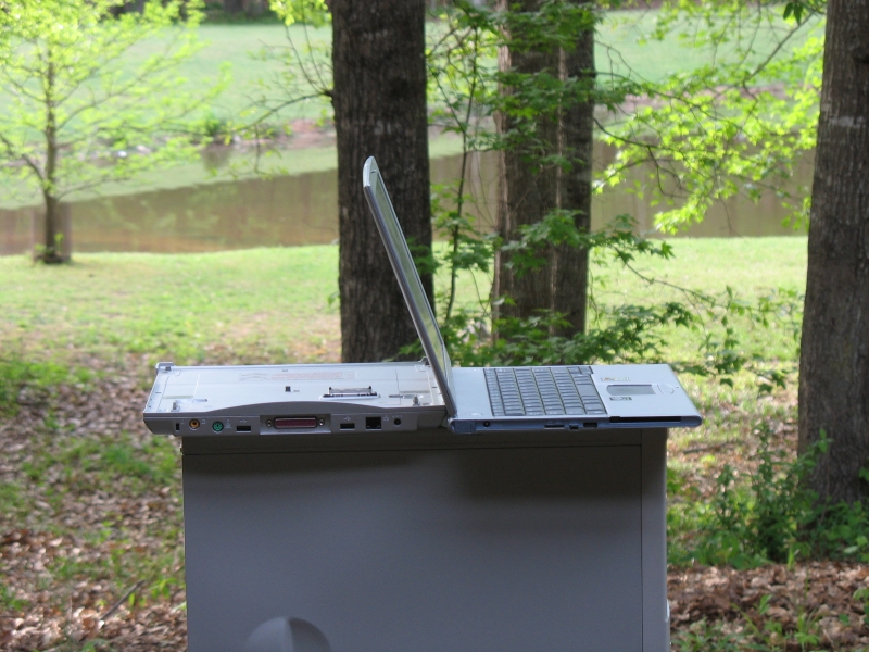 file:///home/Zerias/Documents/auction/web/Gateway-dock-back-laptop-right-side-open.jpg