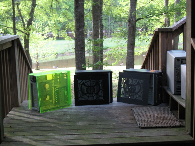 file:///home/Zerias/Documents/auction/web/Mod-Cases-right-side-covers-off.jpg