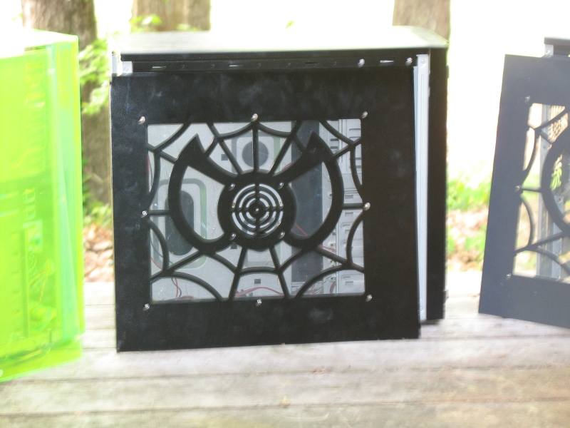 file:///home/Zerias/Documents/auction/web/mod-black-close-up.jpg